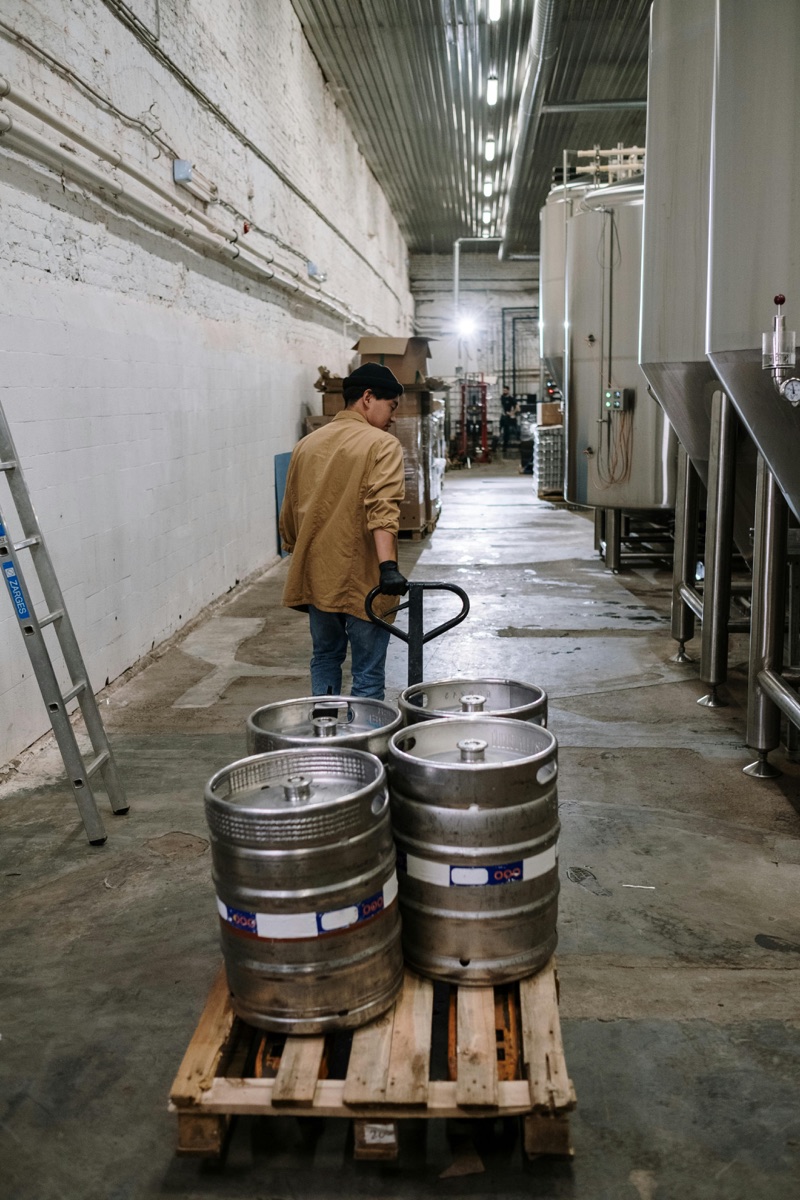 Fusti di birra artigianale pronti per la consegna